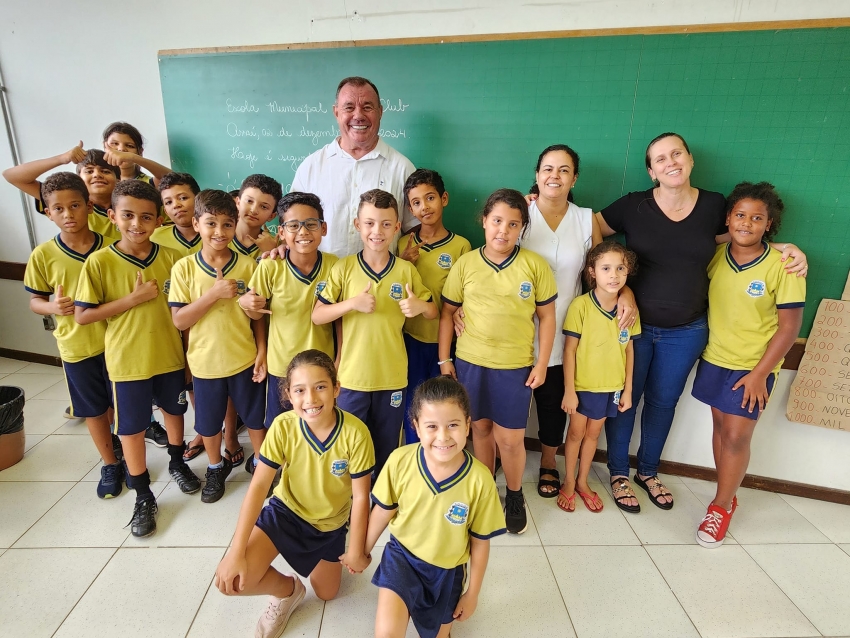 ASSAÍ - ESCOLA ROTARY COM AULAS EM PRÉDIO PROVISÓRIO PARA INICIAR A REFORMA