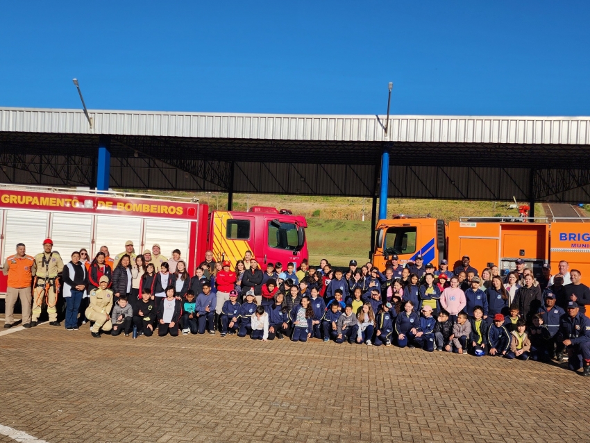 ASSAÍ - 4ª EDIÇÃO DO “BOMBEIRO POR UM DIA COM ALUNOS DO 5º ANO