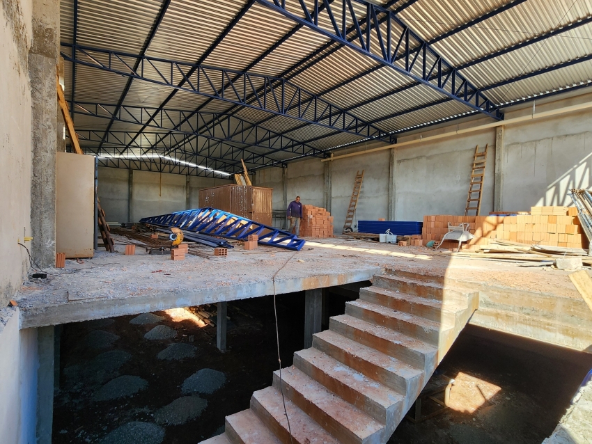 ASSAÍ - CONSTRUÇÃO DO CENTRO DE LOGÍSTICA MUNICIPAL AVANÇA A CADA DIA