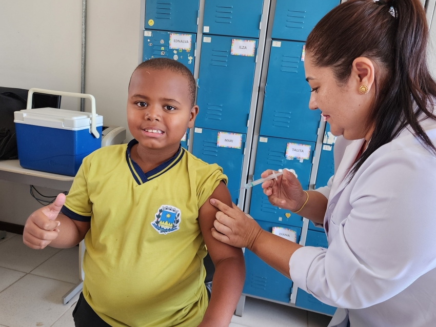 ASSAÍ - PROGRAMA SAÚDE NA ESCOLA ESTÁ FOCADO NA VACINAÇÃO DOS ALUNOS